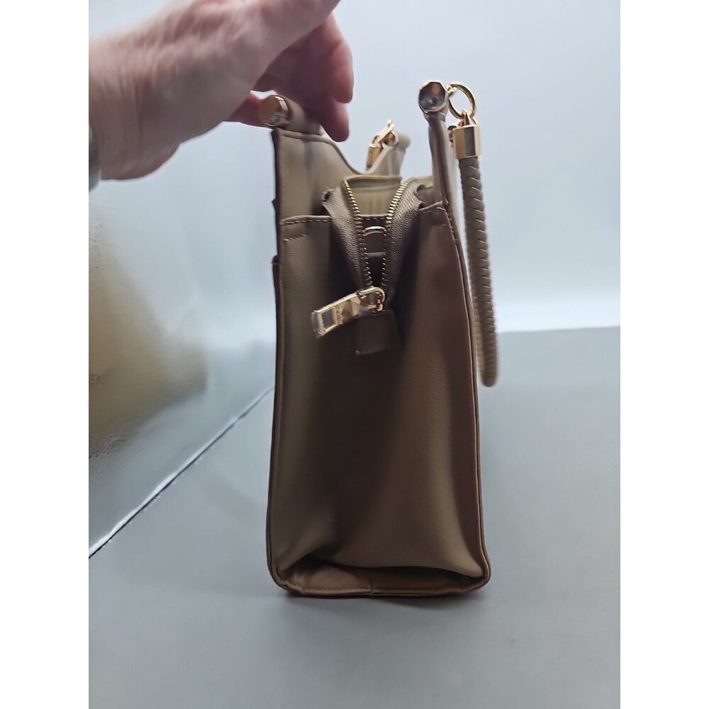 BEBE Los‎ Ángeles Aliah Stud Shopper Leather Purse Beige New With Tag - Picture 3 of 6